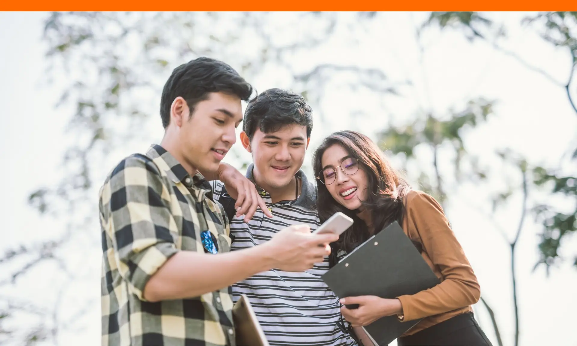 teens searching for maryland and washington d.c scholarships on the phone