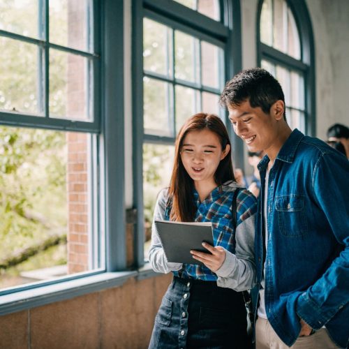 d.c. and maryland scholarships man and woman looking at computer