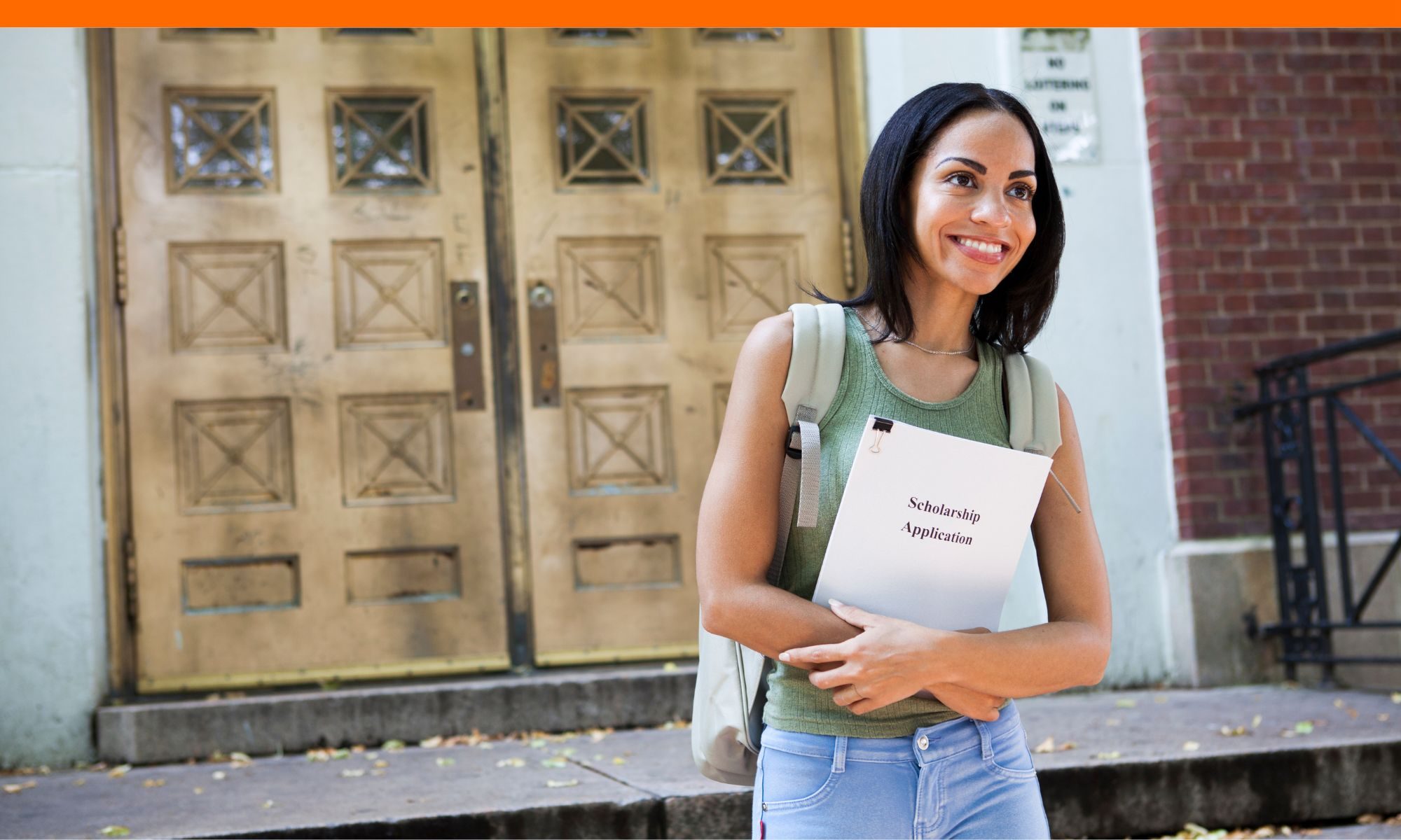 Teen girl applying to Kentucky University Scholarship